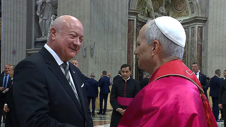 Kanzler Stocker gratulierte Papst und lud ihn nach Österreich ein