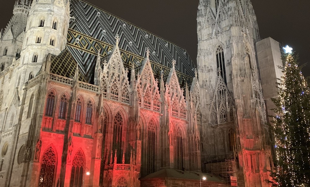 Stephansdom - Red Wednesday / Kathpress / Paul Wuthe Red Wednesday: Kirche und Staat sensibilisieren für Religionsfreiheit
