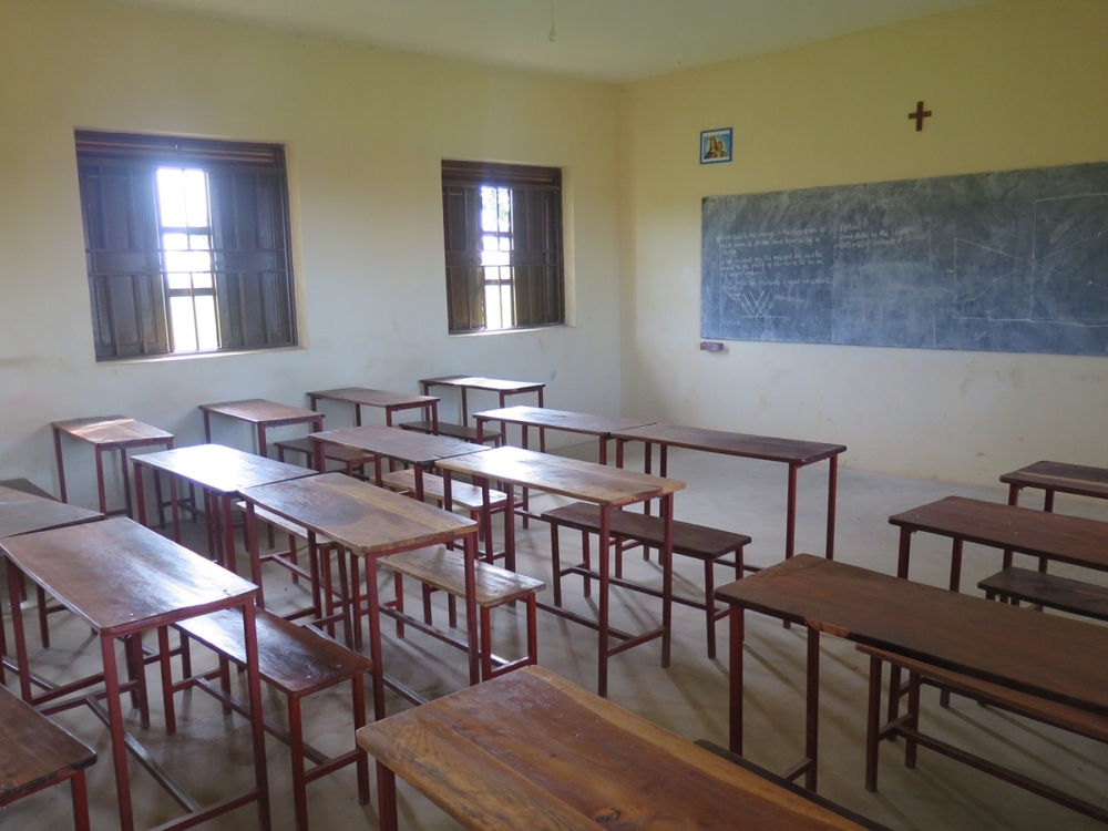 Leeres Klassenzimmer in Uganda / © Jugend Eine Welt