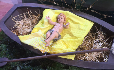 Jesuskind in Weihnachtskrippe / Diözese Eisenstadt / Orieschnig