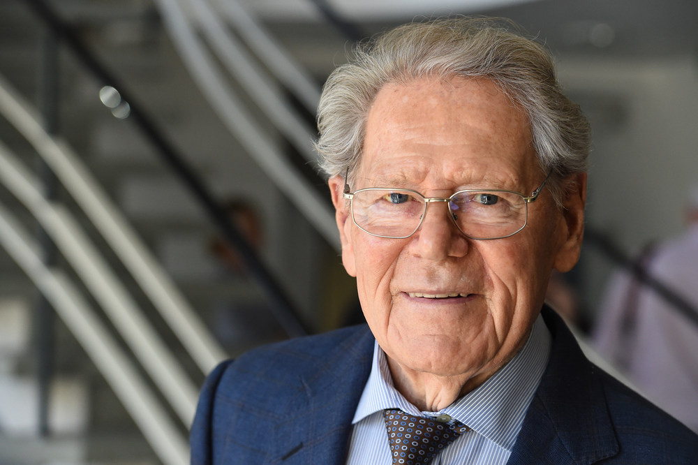 Hans Küng / Copyright 2016, KNA. Alle Rechte vorbehalten, Harald Oppitz Hans Küng, Theologe, katholischer Priester, Buchautor und Initiator der Stiftung Weltethos, am 17. März 2015 in Tübingen.
