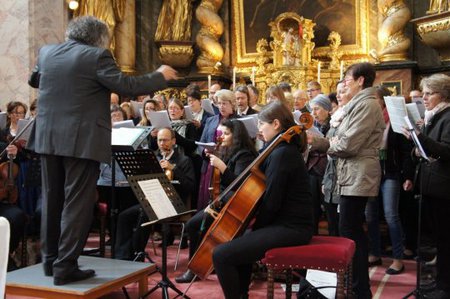 Bei den Liturgiefeiern im Rahmen der Kirchenmusiktage werden auch große Chorwerke zur Aufführung gebracht (im Bild: Kirchenmusiktage unter der Gesamtchorleitung von Orthulf Prunner, 2016 / Kirchenmusikreferat