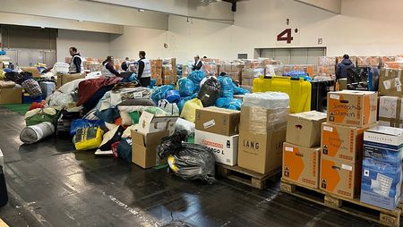 Sachspenden für die Ukraine in Caritas-Sammellager in der Klagenfurter Messehalle