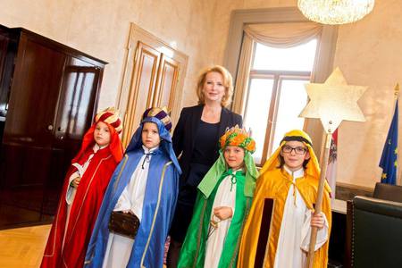 Nationalratspräsidentin Doris Bures / Facebook / Dreikönigsaktion der Katholischen Jungschar