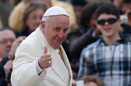 Papst Franziskus / © 2015 KNA, www.kna-bild.de - Nutzungsrechte vorbehalten., Paul Haring/CNS photo Papst Franziskus während der Generalaudienz auf dem Petersplatz am 9. Dezember 2015.