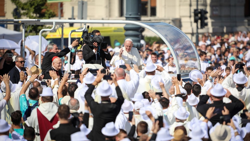 Papst im Papamobil in Budapest / Zita Merényi / Magyar Kurír Papst im Papamobil in Budapest am 15. September 2021