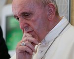 Papst Franziskus während der 'fliegenden Pressekonferenz' auf dem Flug von Bangui nach Rom am 30. November 2015.