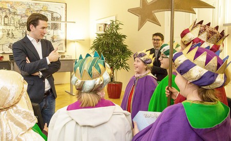 Sternsinger bei Außenminister Kurz / photonews.at / Georges Schneider Dreikönigsaktion