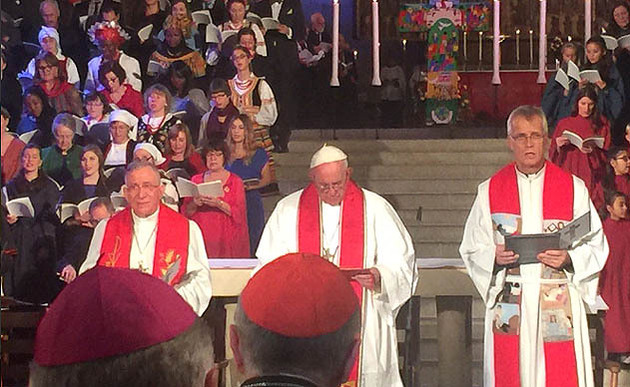 Vatikan und Lutheraner wollen Abendmahlsfrage angehen / Vatikan / Burke Gemeinsame Erklärung wurde am Montag im schwedischen Lund von Papst Franziskus und dem Präsidenten des Lutherischen Weltbunds, Bischof Younan, unterzeichnet