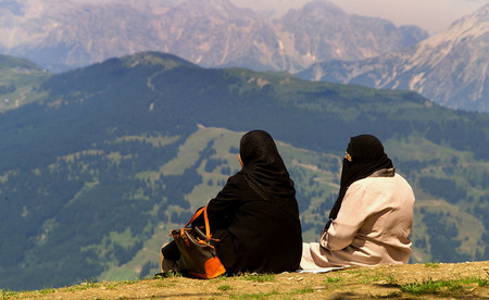 Muslimische Frauen am Berg / www.bilderbox.com