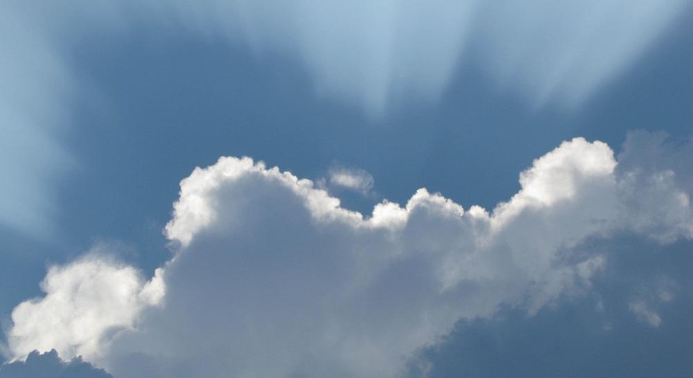 Lichtblick am Himmel / Robert Mitscha-Eibl/Kathpress