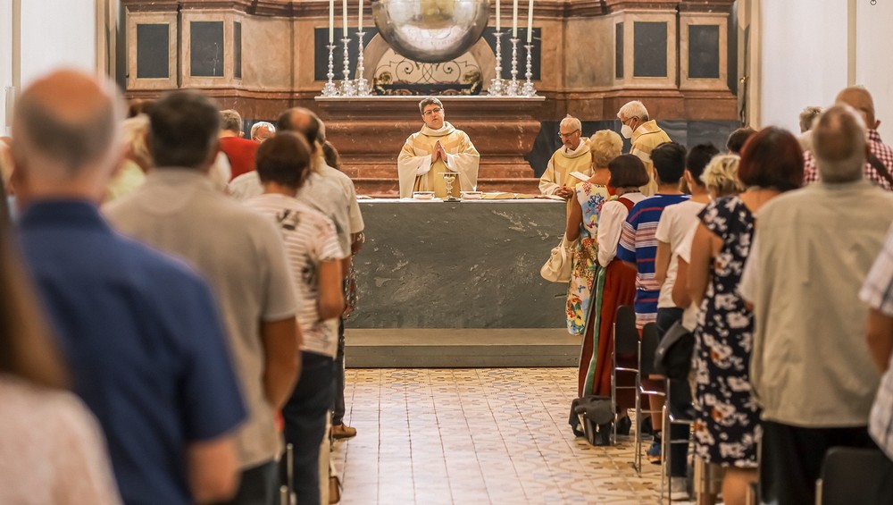 Corona: Bischöfe passen Regeln für Gottesdienste an Lockerungen an / Mariazell / Anna Maria Scherfler Corona: Bischöfe passen Regeln für Gottesdienste an Lockerungen an