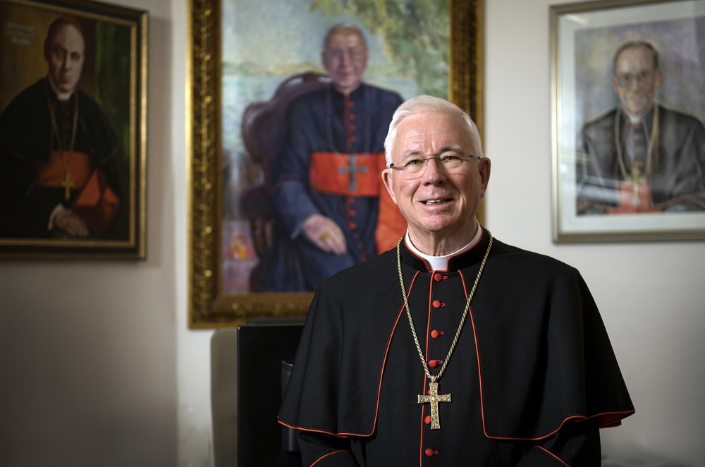Erzbischof Franz Lackner / eds / Hiva Naghshi Lackner: 'Unseren neuen Papst erlebte ich als guten Zuhörer'
