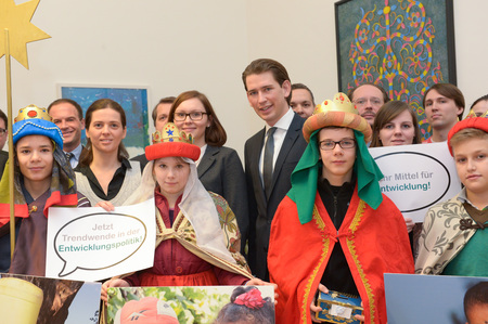 Sternsinger, Kurz / kathbild.at/Rupprecht, Franz Josef Rupprecht DKA, Sternsinger bei Sebastian Kurz