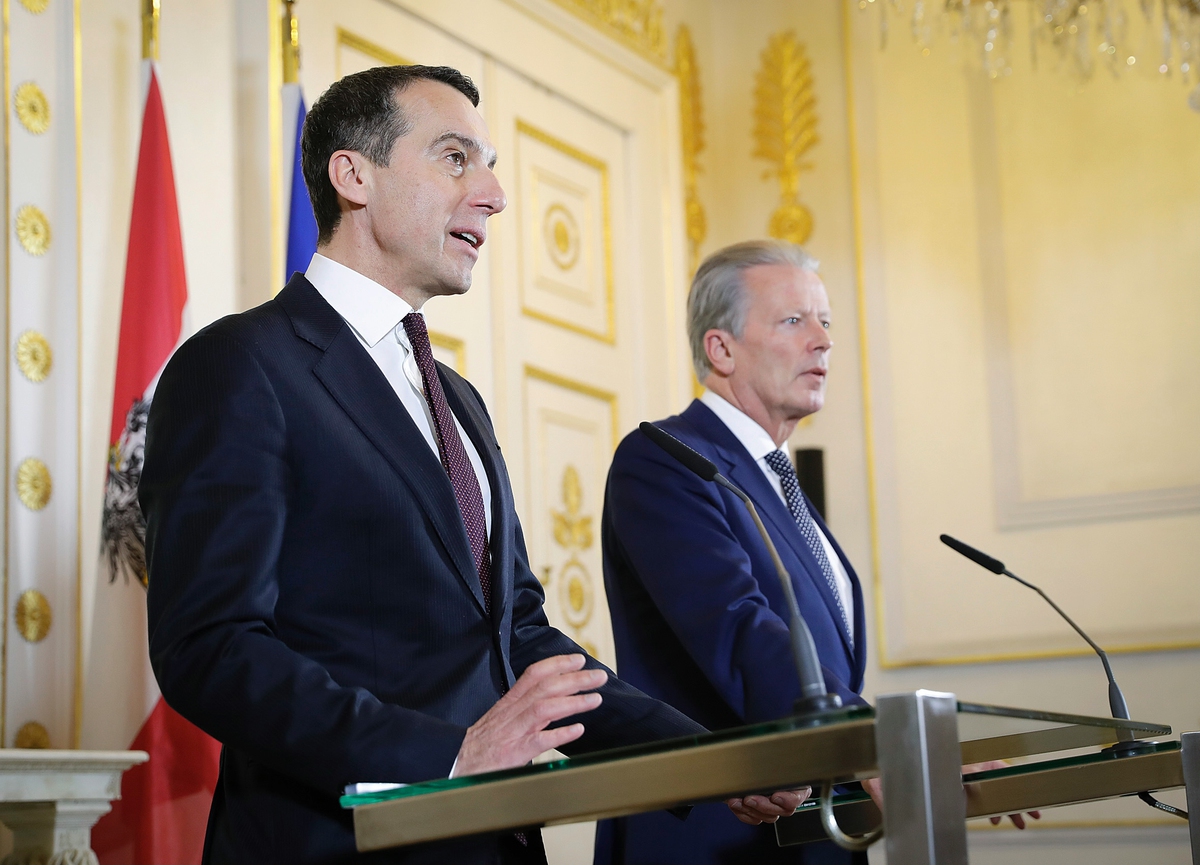 Regierung will Verbot der Vollverschleierung / Andy Wenzel / BKA Neues Arbeitsübereinkommen der SPÖ-ÖVP-Koalition enthält Pläne für Burkaverbot im öffentlichen Raum