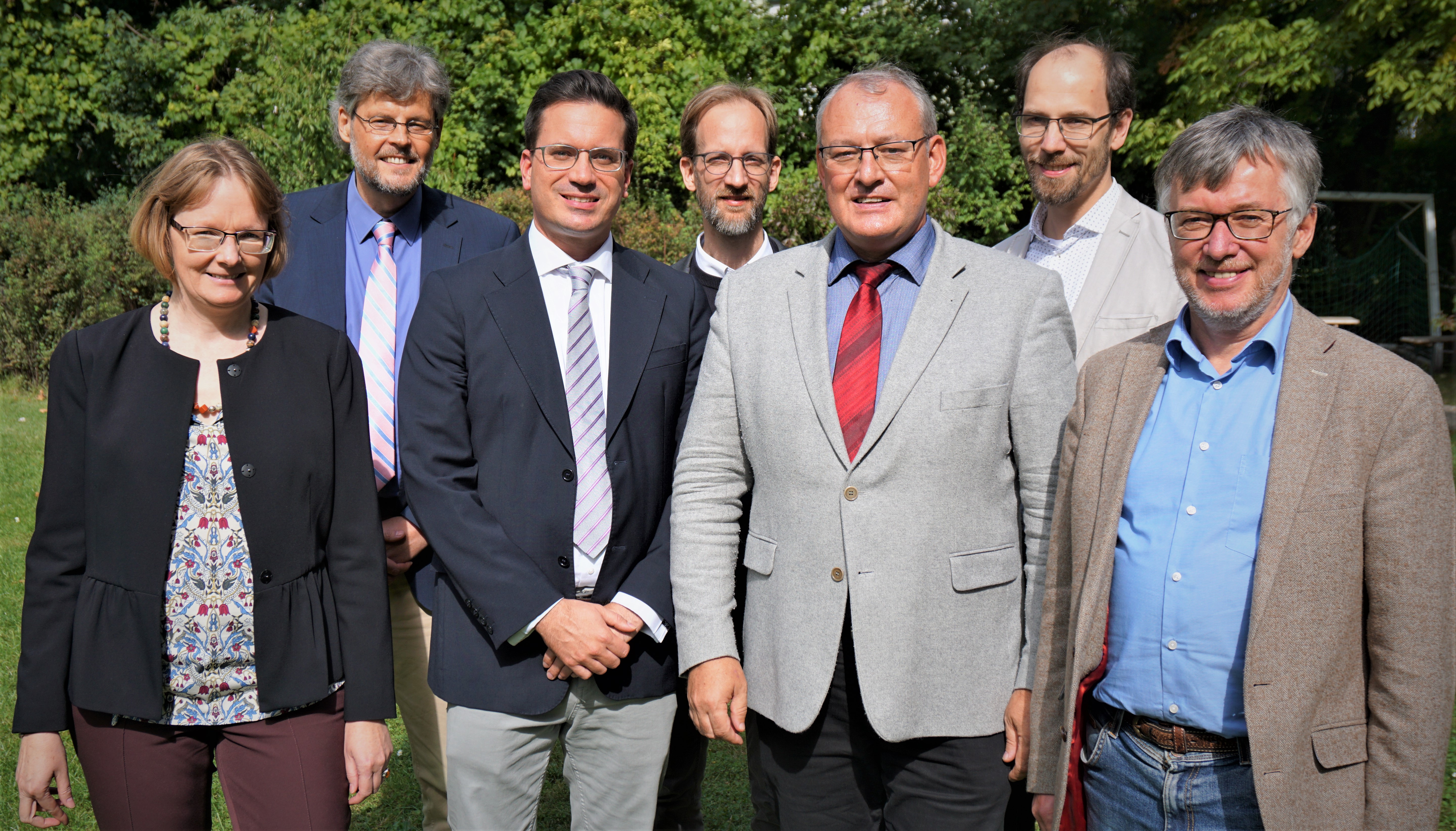 Zum Wintersemester 2019/20 treten gleich sechs neue TheologInnen ihre Stelle an der Uni Wien an - v.l.: Prof. Agnethe Siquans, Prof. Markus Tiwald, Prof. Andreas Kowatsch, Prof. Thomas Németh, Dekan Prof. Johann Pock, Prof. Jakob D