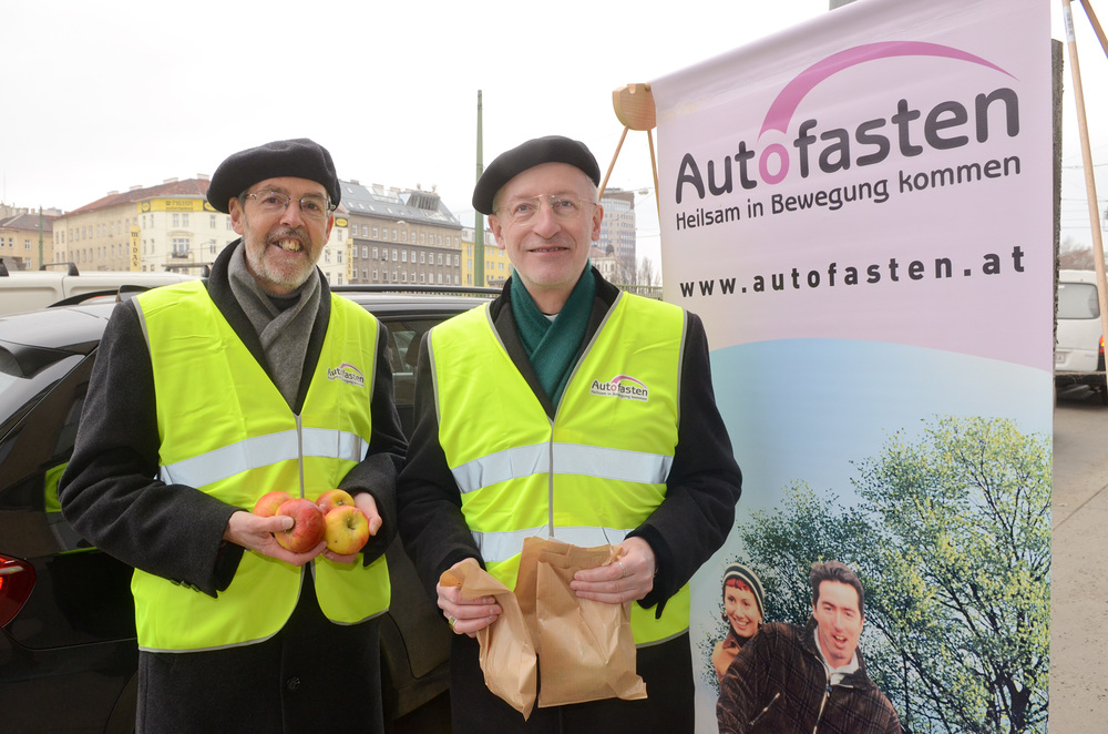 Aktion zum Autofasten / kathbild.at/Rupprecht, Franz Josef Rupprecht Aktion zum Autofasten mit Hansj?rg Lein, Franz Scharl