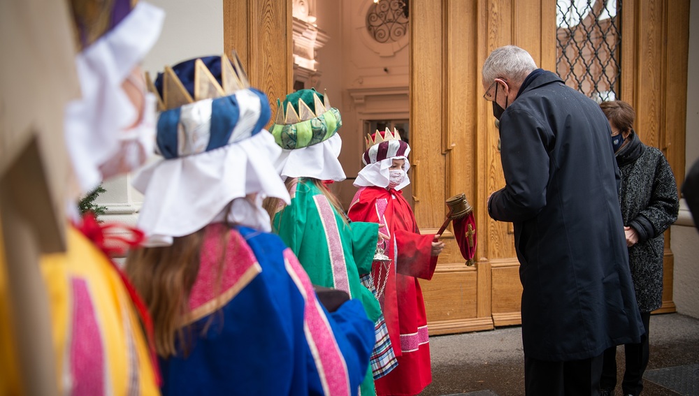 Sternsinger-Besuch bei Bundespräsident Van der Bellen / Carina KARLOVITS/HBF, Carina KARLOVITS