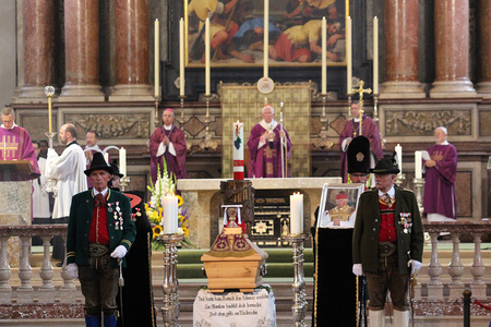 Requiem für den früheren Salburger Generalvikar Paarhammer