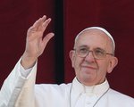 Papst Franziskus spendet Weihnachten den traditionellen Segen 'Urbi et orbi' (Der Stadt und dem Erdkreis) am 25. Dezember 2015 im Vatikan.