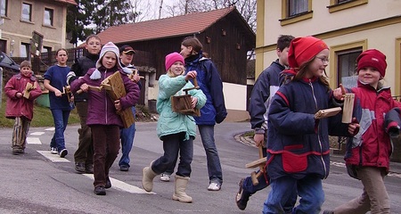 Ostern: Ratschen statt Glocken