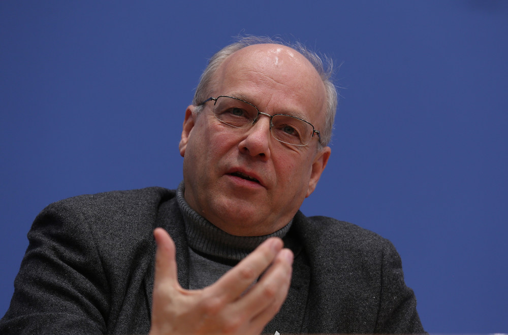 Klaus Mertes / © 2015 KNA, www.kna-bild.de - Nutzungsrechte vorbehalten., Markus Nowak Klaus Mertes, Jesuitenpater und ehemaliger Leiter des Canisius-Kollegs, spricht während einer Pressekonferenz in Berlin am 26. Januar 2015 über den aktuellen Stand der Aufarbeitung von sexuellem Missbrauch in Deutschland.